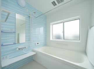 自然光が入る一坪サイズのお風呂