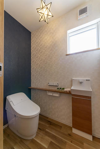 こだわりの星型照明のトイレ