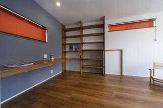 書斎を設けた寝室