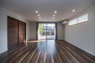 内と外をゆるやかにつなぐ、大開口のあるLDK