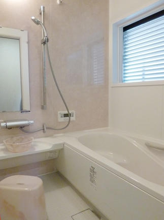 お掃除楽々、いつもキレイでうれしいバスルーム