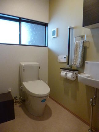 寒かったタイル貼りのトイレが暖かくなりました