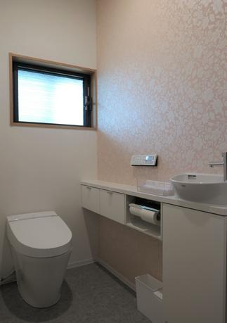 サティスSは、鉢内がLIXIL独自の「アクアセラミック」という素材で、汚れが付きにくく、お掃除も楽です♪