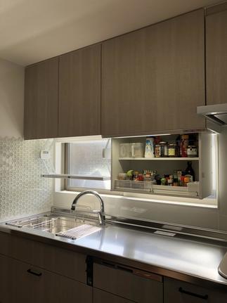 クイックパレットと電動昇降棚