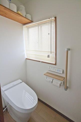 市からの介護保険を利用した、バリアフリートイレリフォームです。