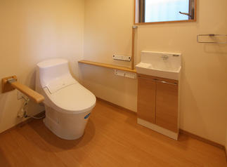 ご高齢でも快適に住まえる浴室になりました