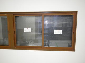 窓はインプラス