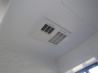 浴室換気暖房乾燥機