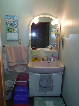 洗面化粧台　着工前