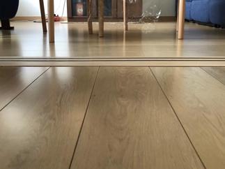 リビングダイニング間の段差　After