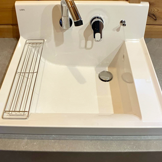 修理もしやすい造作洗面化粧台