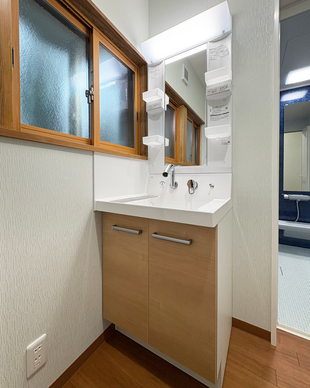 大野市　LIXIL洗面化粧台ピアラ取付　～脱衣所リフォームと一緒に～