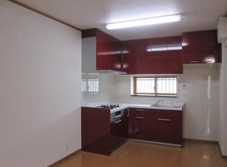 内装タイル　エコカラット貼った明るく快適なﾘﾋﾞﾝｸﾞ