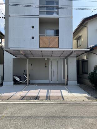松本市Ｙ様邸　ＬＩＸＩＬカーポート　フーゴＡ　雨の日の車のお出掛けが楽になりました！