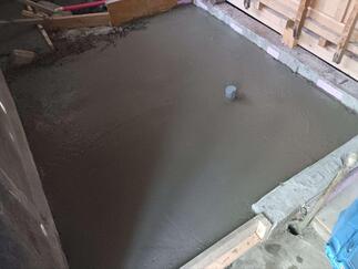 ユニットバスの下地にコンクリート打設