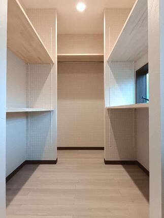 1階リビングへ新設しましたウォークインクローゼット