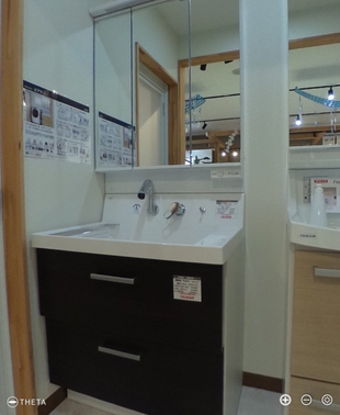 長野市内最大級の商品展示！水まわりリフォーム館に洗面化粧台を見に来ませんか？LIXIL・クリナップの洗面化粧台を比較展示しています！