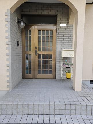 玄関ドア　BEFORE