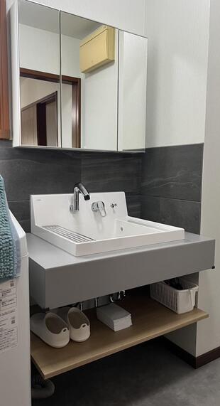 2025/11/28  LIXIL　造作風洗面カウンター　カスタムバニティ