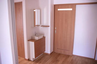 玄関ホールに手洗い