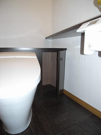 見せたくない物はカウンター下のこっそり収納