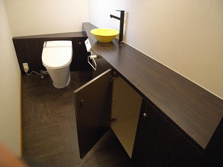 開き扉のタップリ収納