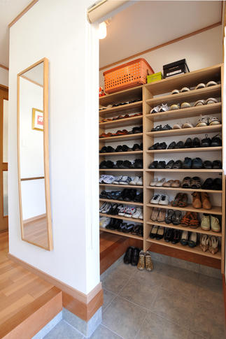 シューズクローゼットにプラスワンのご提案で使いやすさアップ