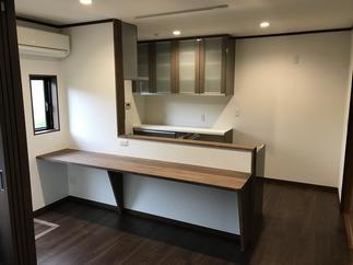 造作カウンター付対面キッチン