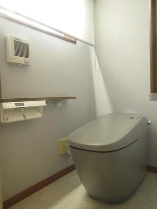 最新型タンクレストイレへ