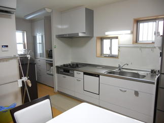 キッチンも収納を重視