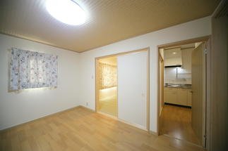 【おばあちゃんの寝室には和室、ミニキッチンが隣接。お友だちが気軽に遊びに来られる】