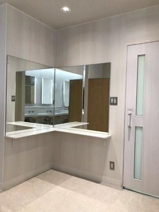 ホテルのパウダールームのような空間を