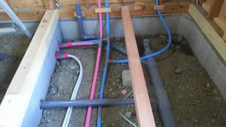 床下配管.JPG