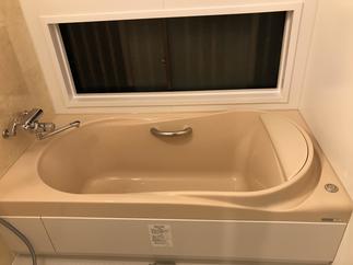 包みこまれるような安心感を育む浴槽