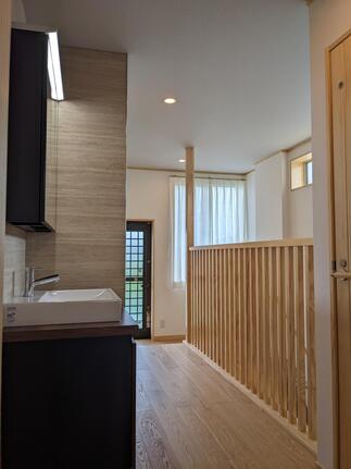 階段ホール、廊下