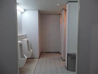 男子トイレ①Before