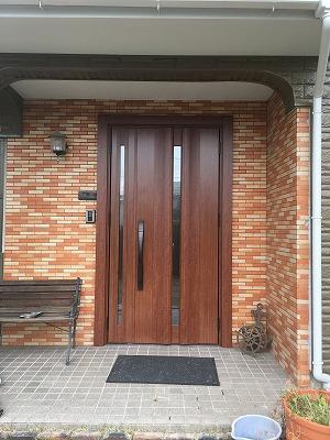 玄関ドアのリフォームで家も気分もリフレッシュ