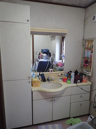 施工前　洗面化粧台