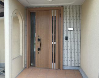 玄関ドア　リシェント