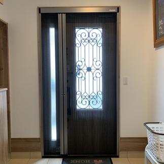 網戸を閉じた状態