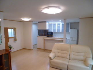 あこがれの対面キッチンとカウンターテーブル