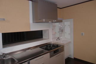 LIXIL　システムキッチンアミィ、ピアラ