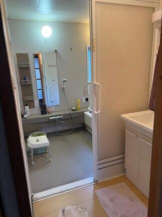 浴室ドア開口Before