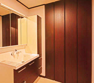 収納力バツグンの洗面室