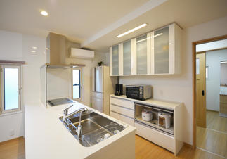 キッチンでのお料理作りも、センターキッチンで楽しい時間に！承諾