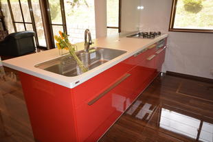 太陽のように明るいキッチン