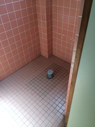 工事中 床タイル貼り 完工