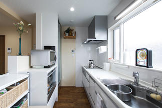 孤立していたダイニングキッチンを　家族と会話のできるＬＤＫに