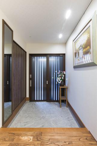 玄関には、大容量のシューズクローゼットを設けました