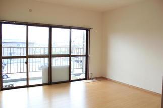 ベランダに面した広い個室